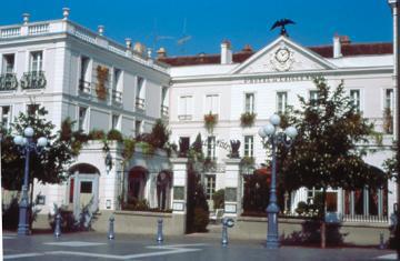 Aigle Noir Mgallery Hotel Fontainebleau
